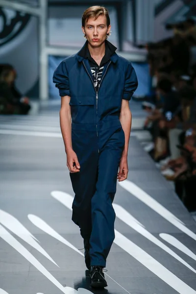 Look 43